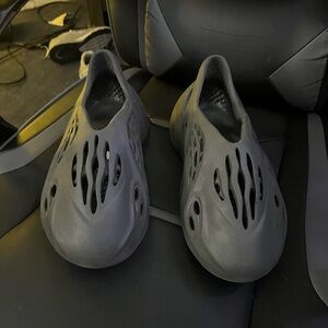 Yeezy Foam Runner Black